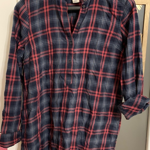 Shirts and dress size M - Picture 3 of 4